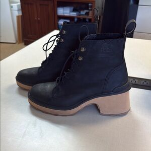 Sorel Black Lace-Up Boots with Tan Soles